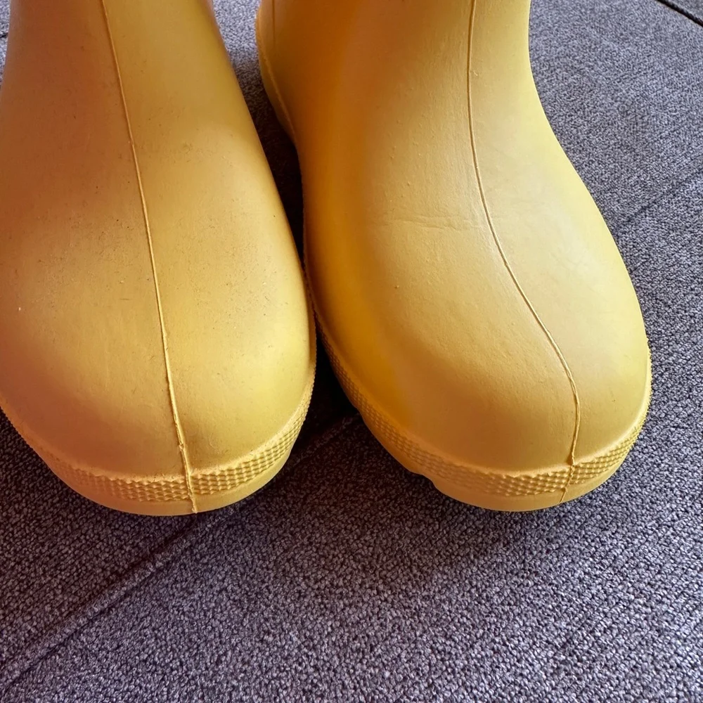 Totes Yellow and Gray Rubber Rain Boots Size